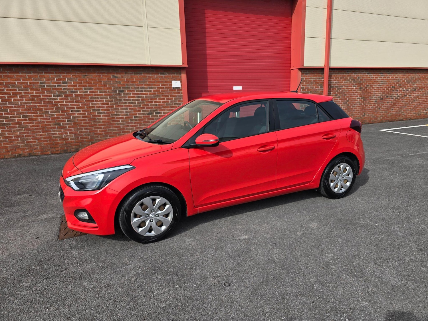Used Hyundai i20 2018 for sale - 76988434: Photo 5