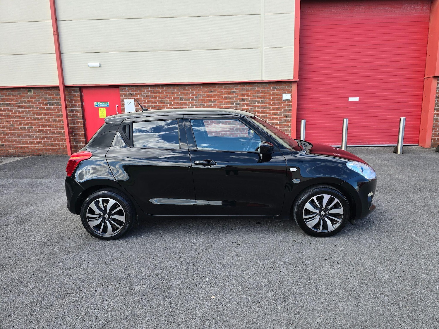 Used Suzuki Swift 2020 for sale - 76032528: Photo 21