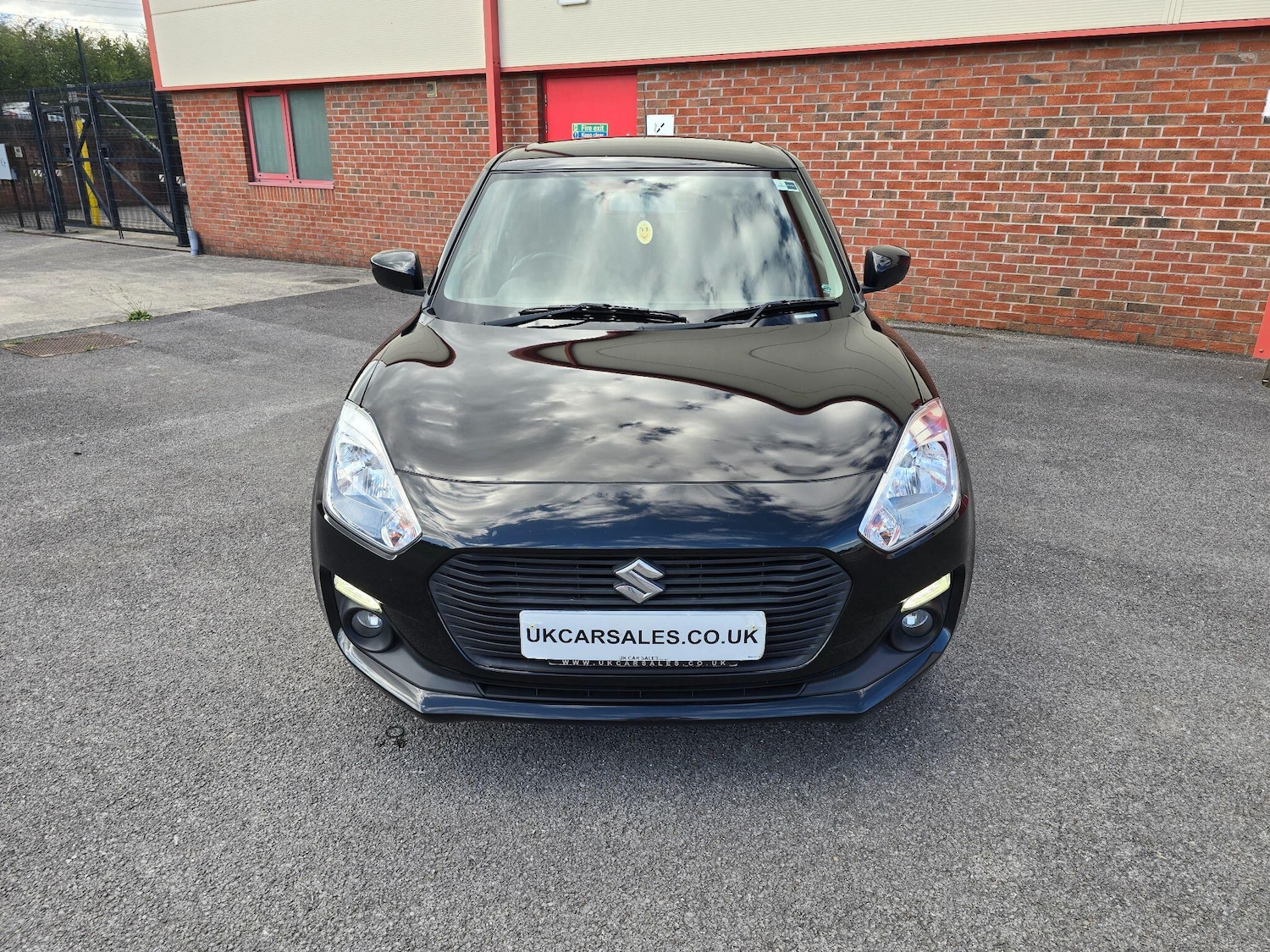 Used Suzuki Swift 2020 for sale - 76032528: Photo 3