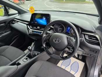 Used Toyota C-HR 2017 for sale - 74738754: Photo