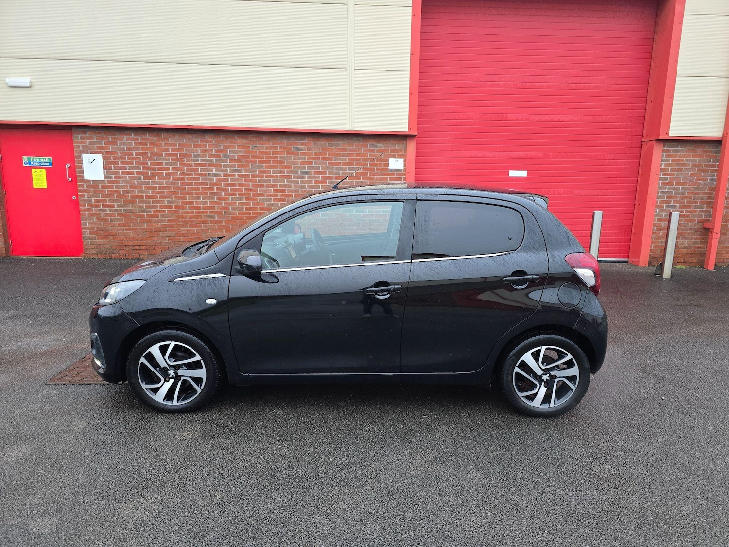 Used Peugeot 108 2015 for sale - 77510625: Photo 16