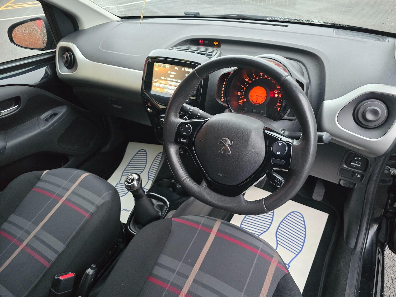 Used Peugeot 108 2015 for sale - 77510625: Photo 4