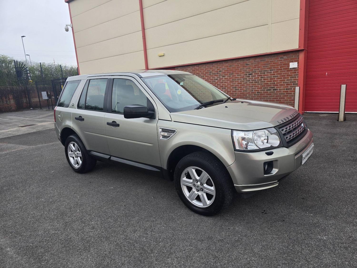 Used Land Rover Freelander 2 for sale - 76997310: Photo 2
