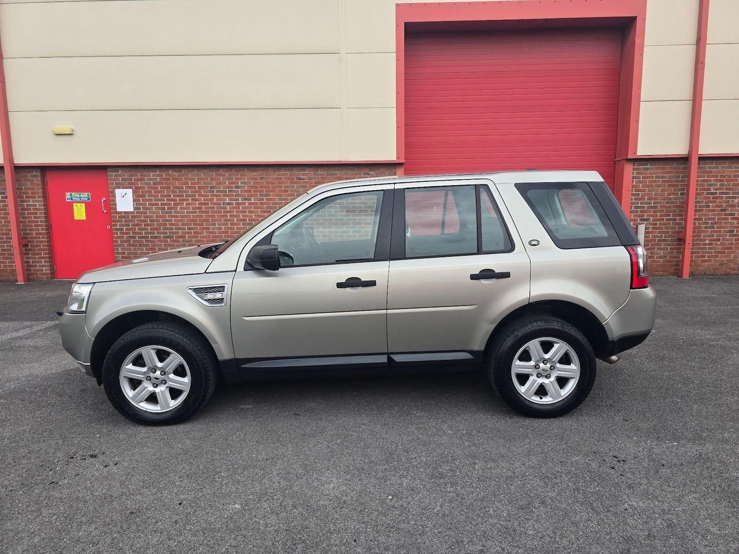 Used Land Rover Freelander 2 for sale - 76997310: Photo 8