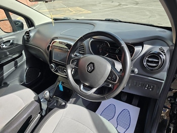 Used Renault Captur 2017 for sale - 78309901: Photo
