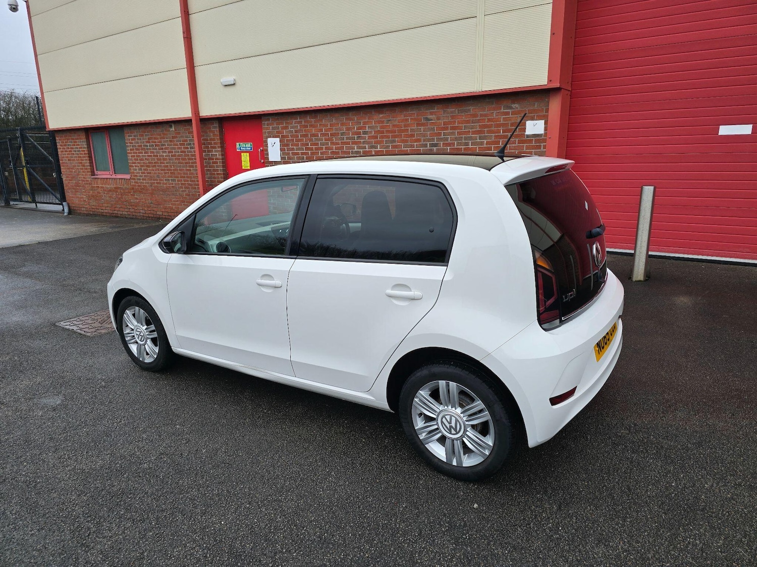 Used Volkswagen up! 2016 for sale - 77510978: Photo 25