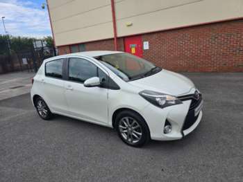 Used Toyota Yaris 2015 for sale - 74599609: Photo