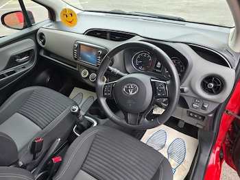 Used Toyota Yaris 2018 for sale - 79494041: Photo