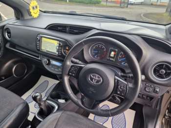 Used Toyota Yaris 2017 for sale - 70435572: Photo