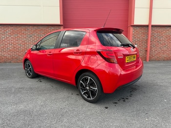 Used Toyota Yaris 2015 for sale - 75493351: Photo