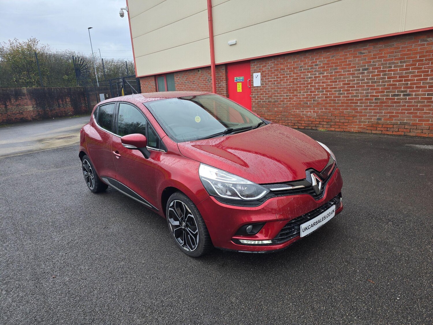 Used Renault Clio 2019 for sale - 76326457: Photo 2