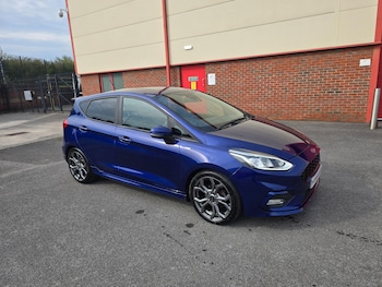 Used Ford Fiesta 2017 for sale - 76032357: Photo 2
