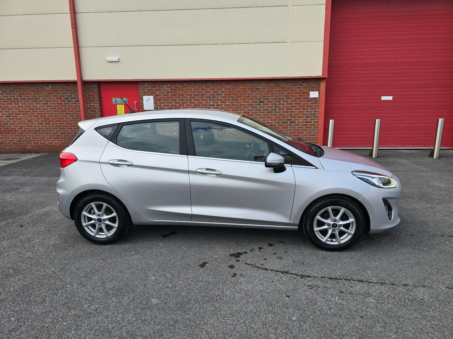 Used Ford Fiesta 2017 for sale - 76993989: Photo 2