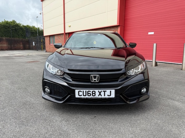 Used Honda Civic 2018 for sale - 74875319: Photo 2