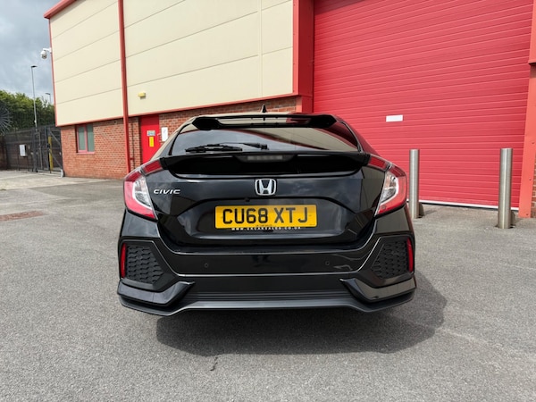 Used Honda Civic 2018 for sale - 74875319: Photo 5