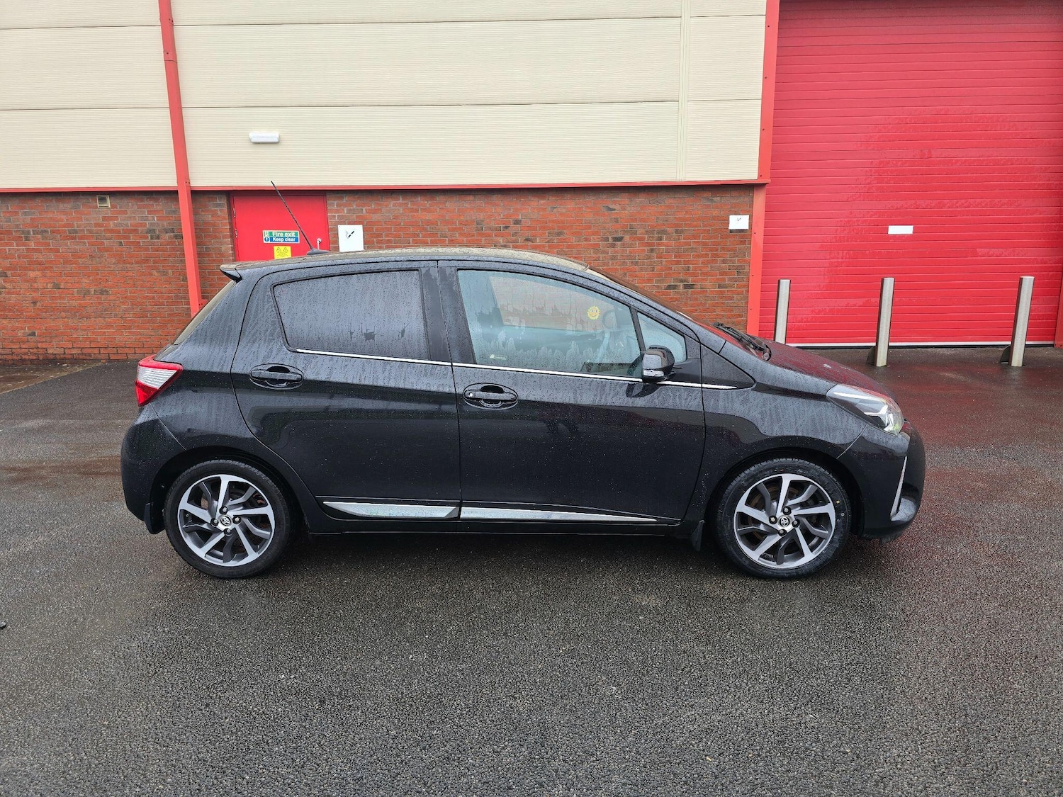 Used Toyota Yaris 2018 for sale - 77109424: Photo 19