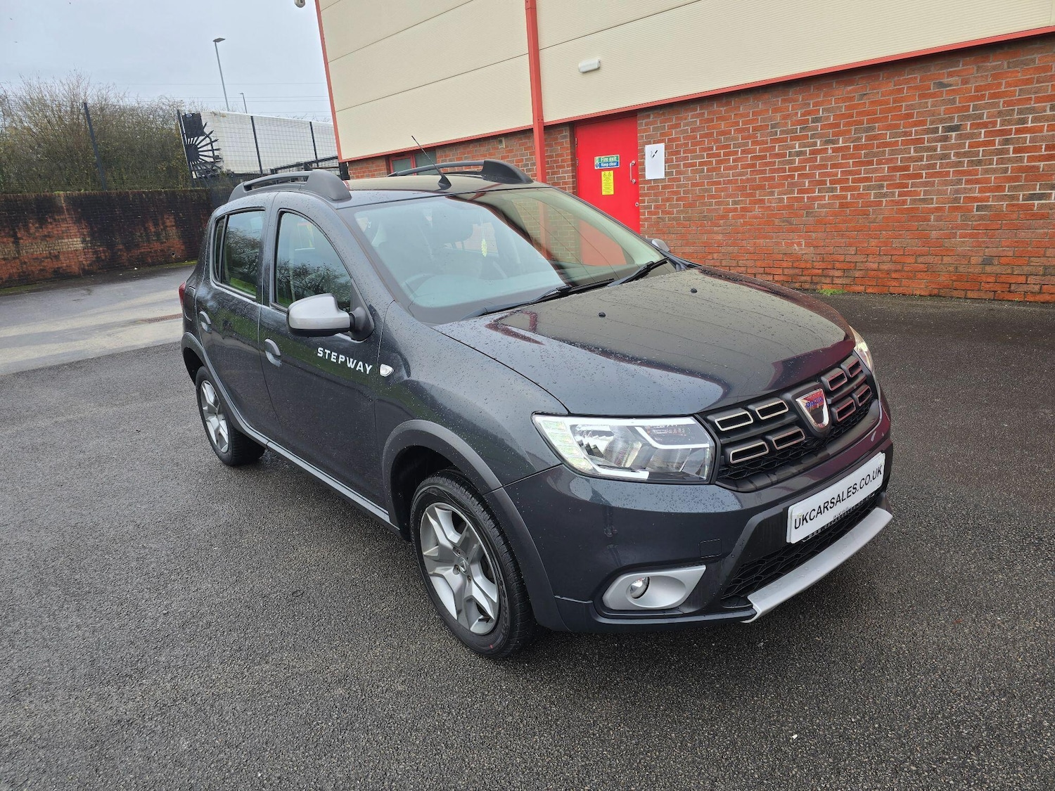 Used Dacia Sandero Stepway 2019 for sale - 76824224: Photo 2