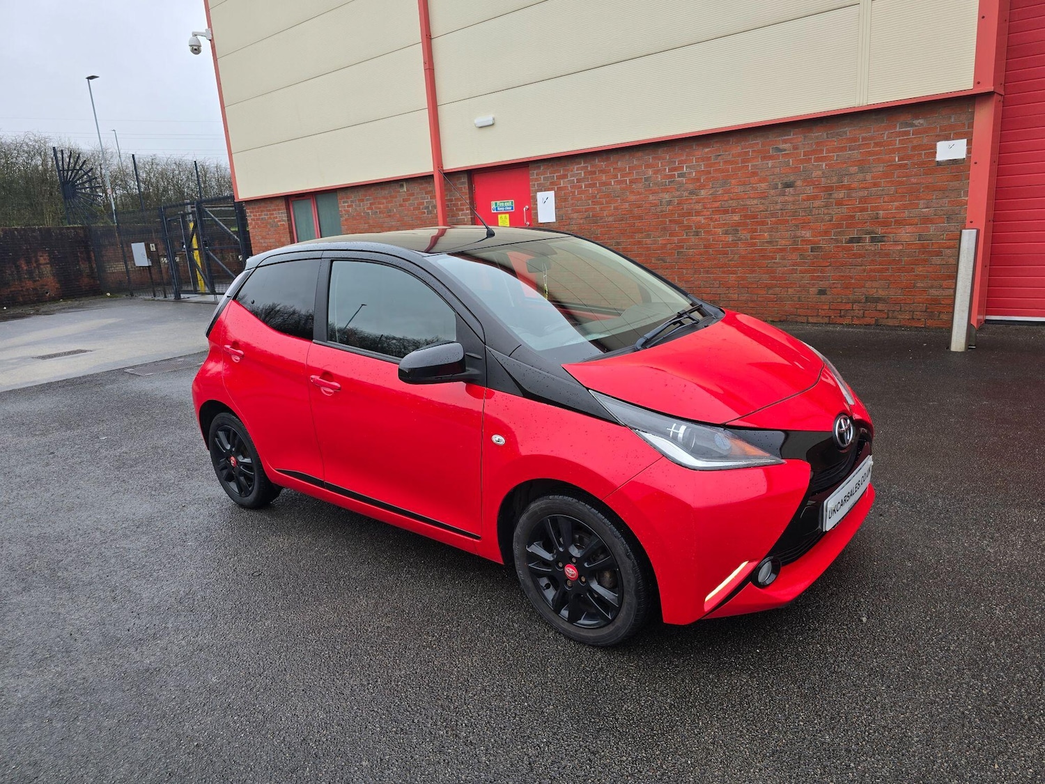 Used Toyota AYGO 2017 for sale - 77175846: Photo 9