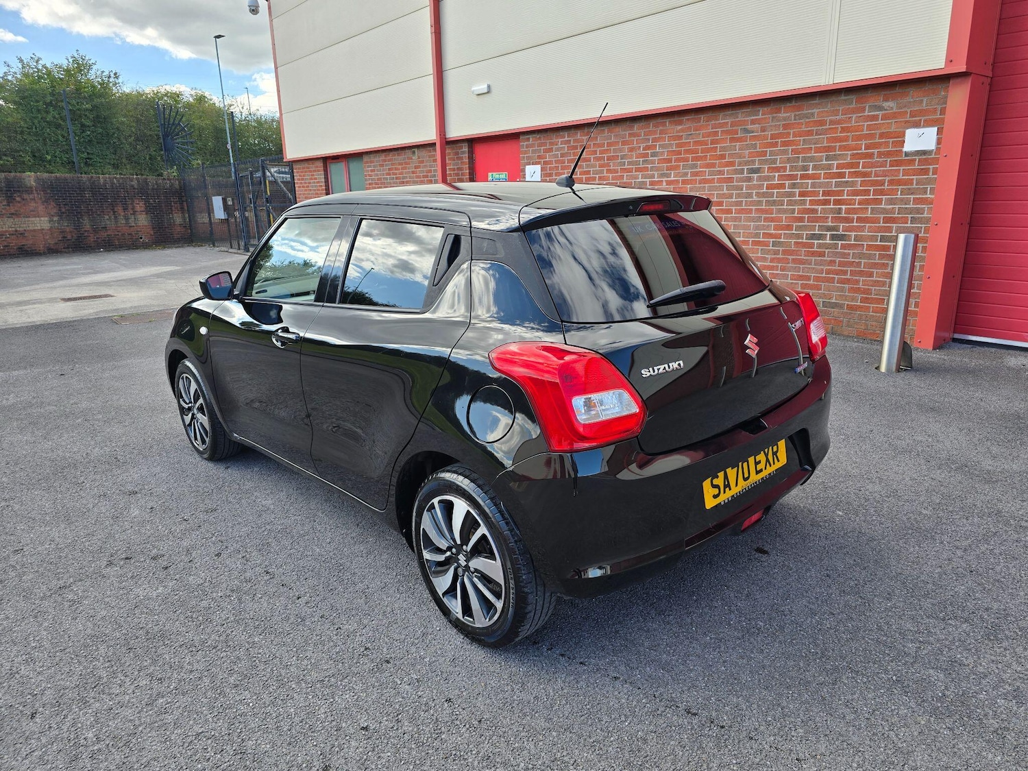 Used Suzuki Swift 2020 for sale - 76991296: Photo 5