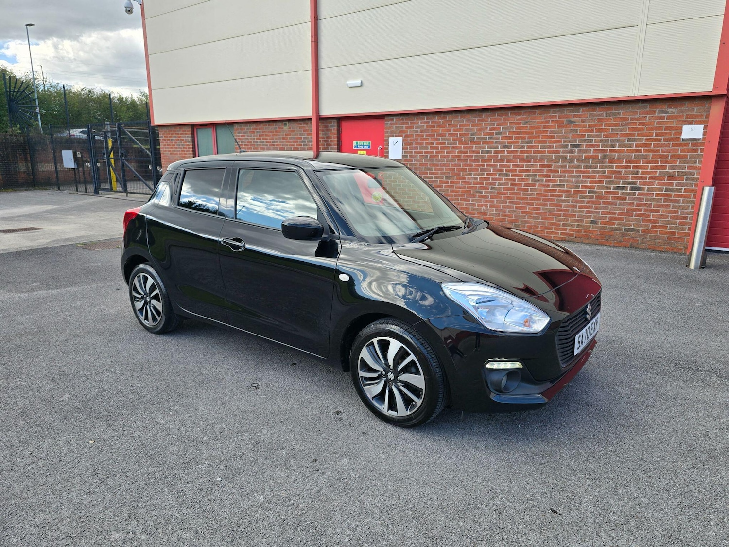 Used Suzuki Swift 2020 for sale - 76991296: Photo 6