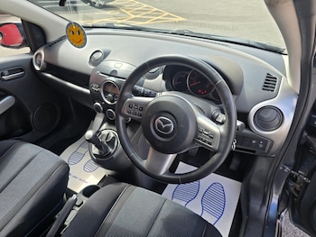 Used Mazda Mazda2 2010 for sale - 78544126: Photo