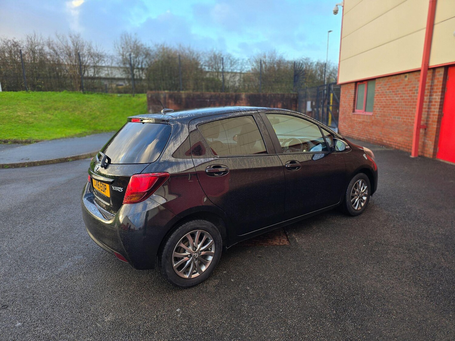 Used Toyota Yaris 2016 for sale - 76824703: Photo 20