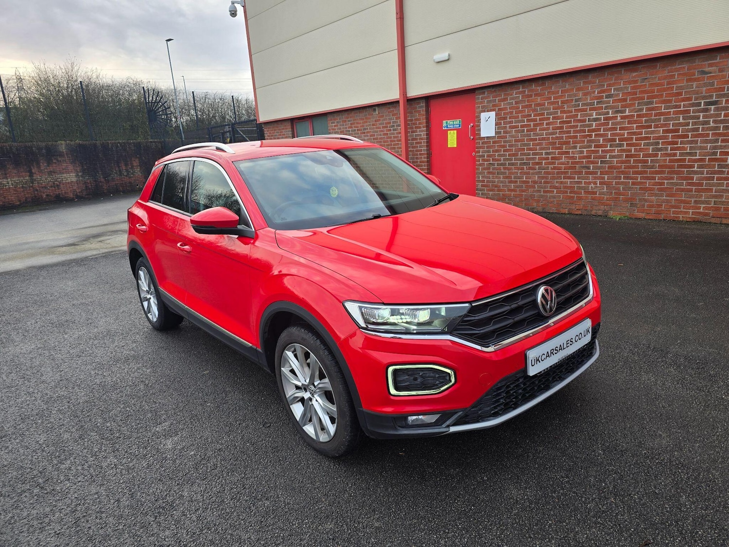 Used Volkswagen T-Roc 2018 for sale - 76727284: Photo 2