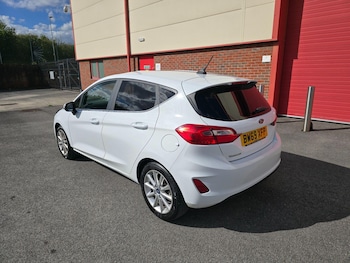 Used Ford Fiesta 2020 for sale - 76060119: Photo 2