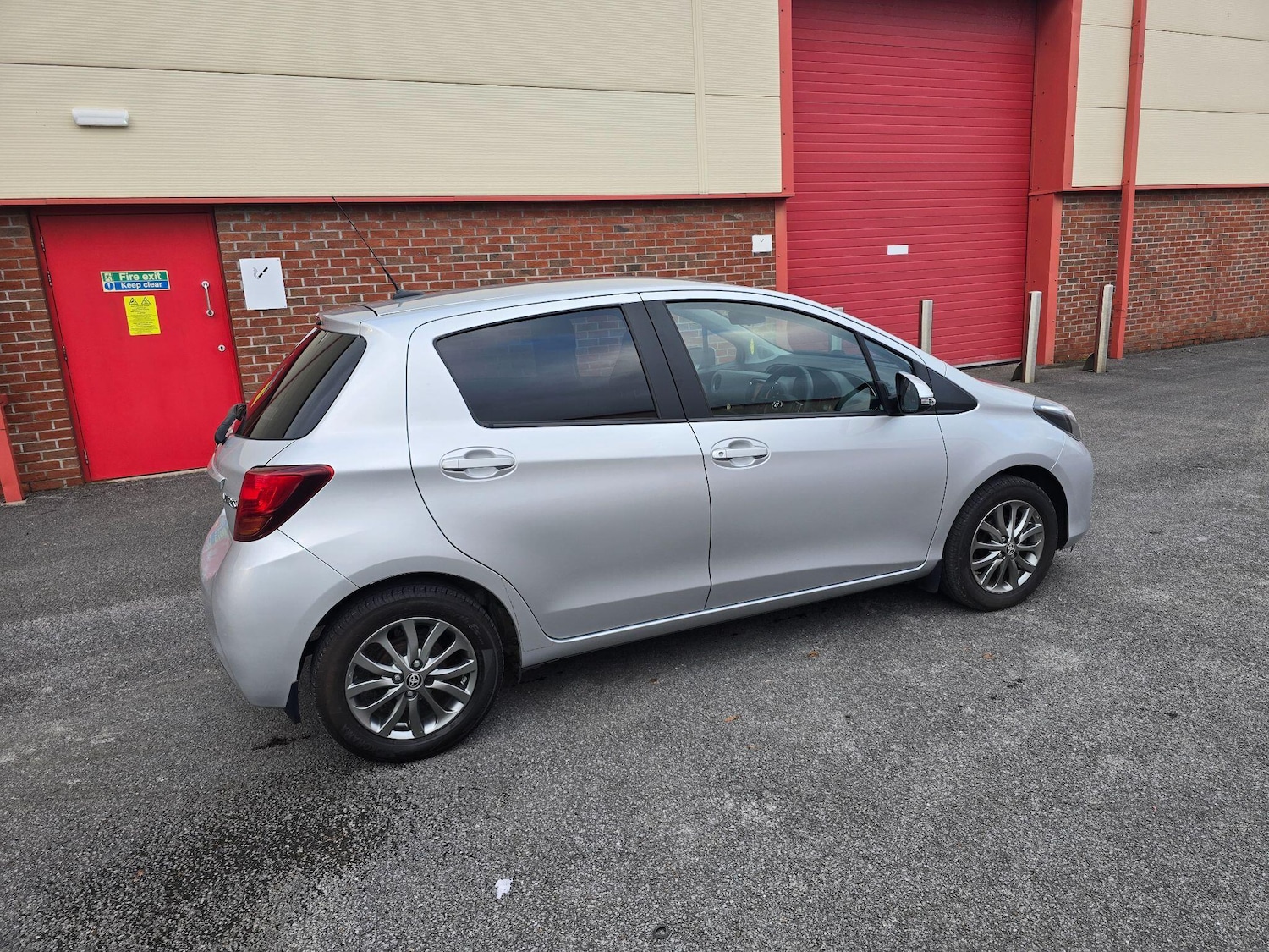 Used Toyota Yaris 2016 for sale - 76865733: Photo 16