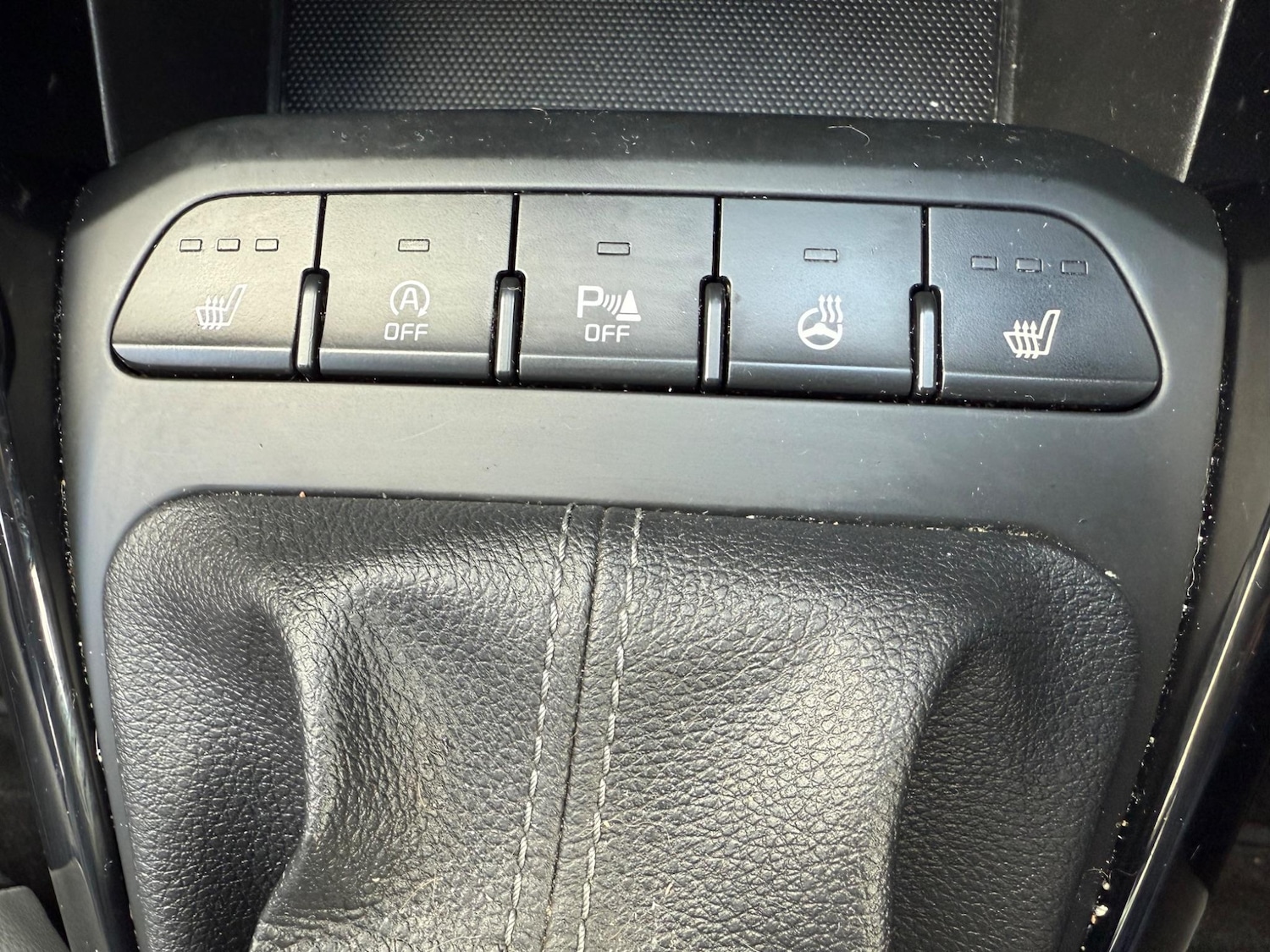 Used Kia Stonic 2019 for sale - 76990559: Photo 13