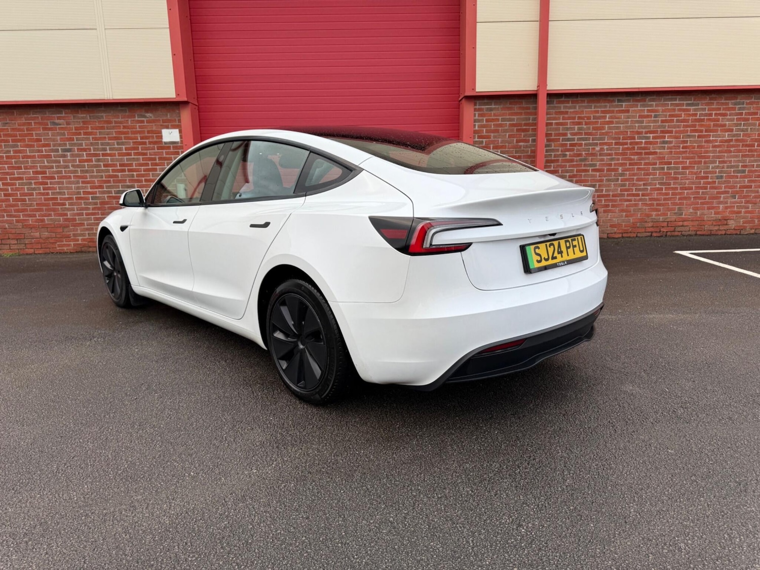 Used Tesla Model 3 2024 for sale - 76727285: Photo 2