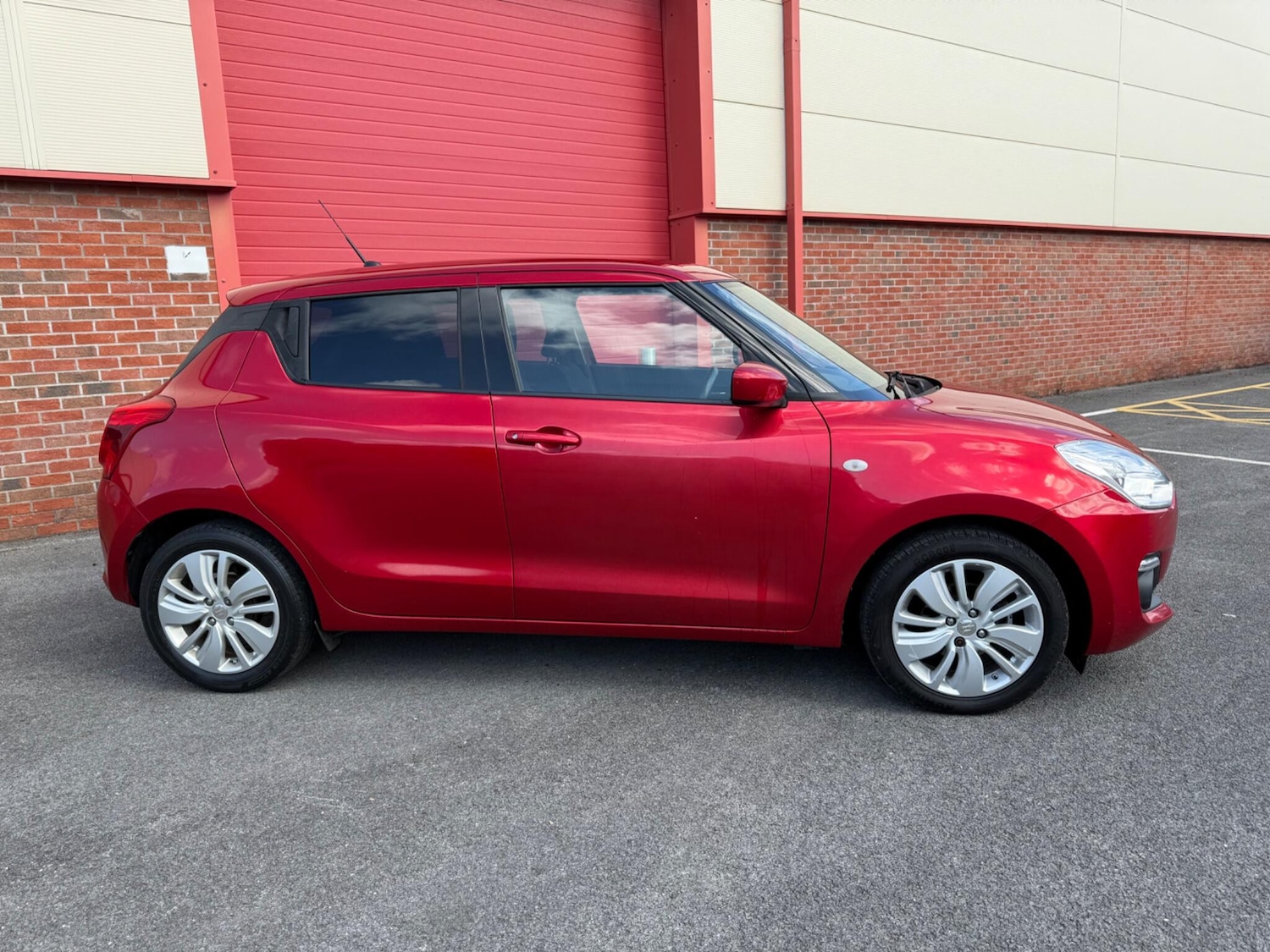 Used Suzuki Swift 2018 for sale - 76992041: Photo 7