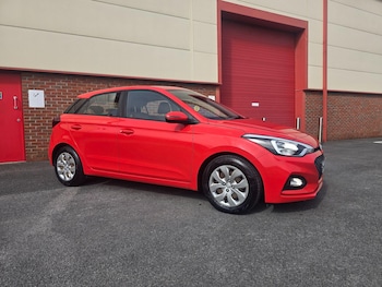 Used Hyundai i20 2018 for sale - 76032036: Photo