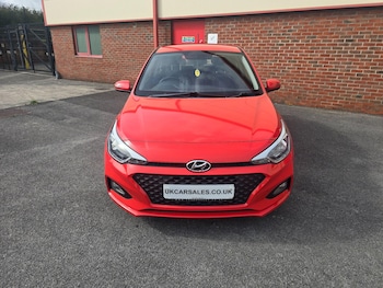 Used Hyundai i20 2018 for sale - 76032036: Photo