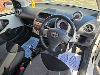 Used Toyota AYGO 2013 for sale - 78072516: Photo