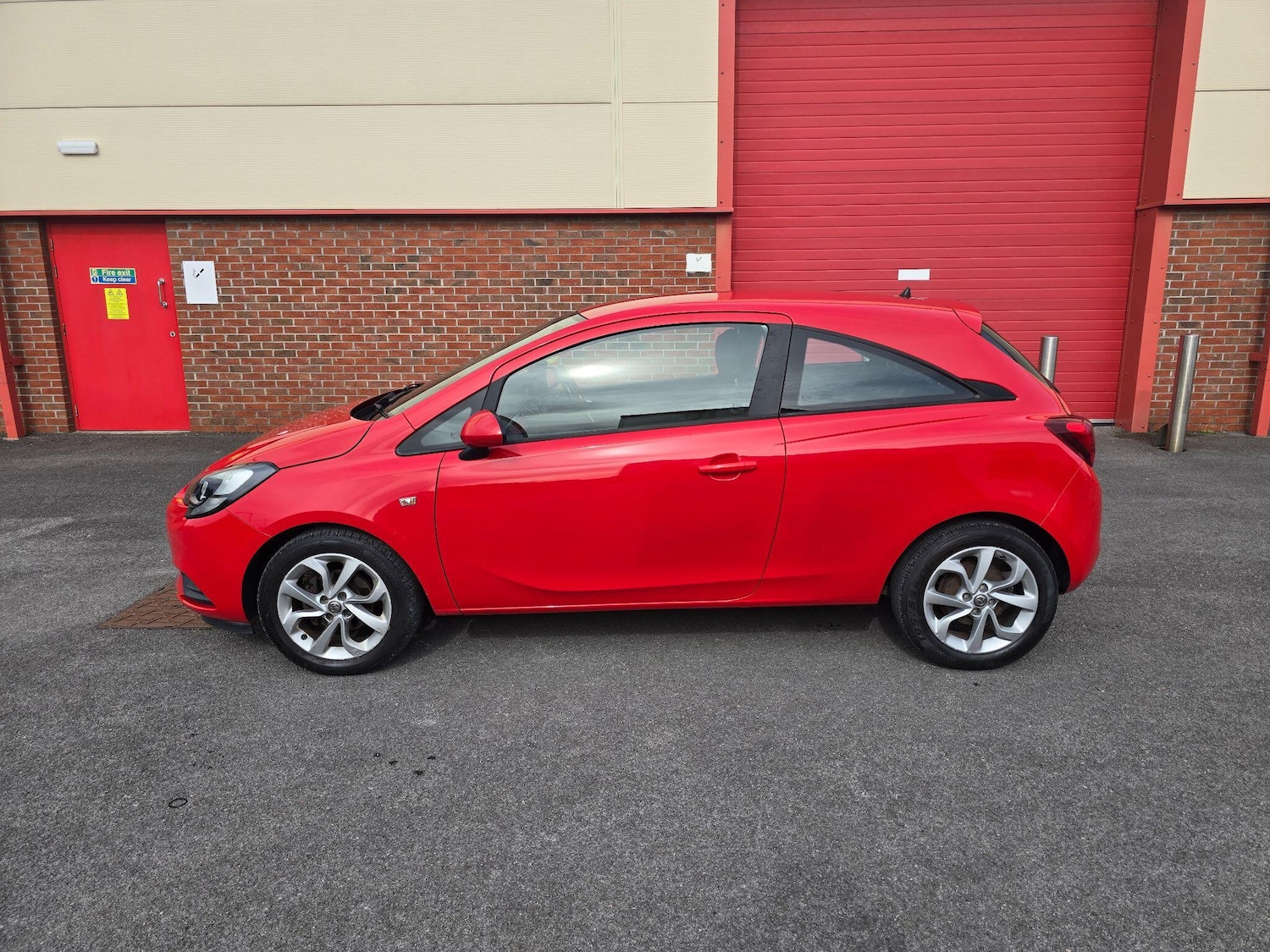 Used Vauxhall Corsa 2015 for sale - 75810075: Photo 9