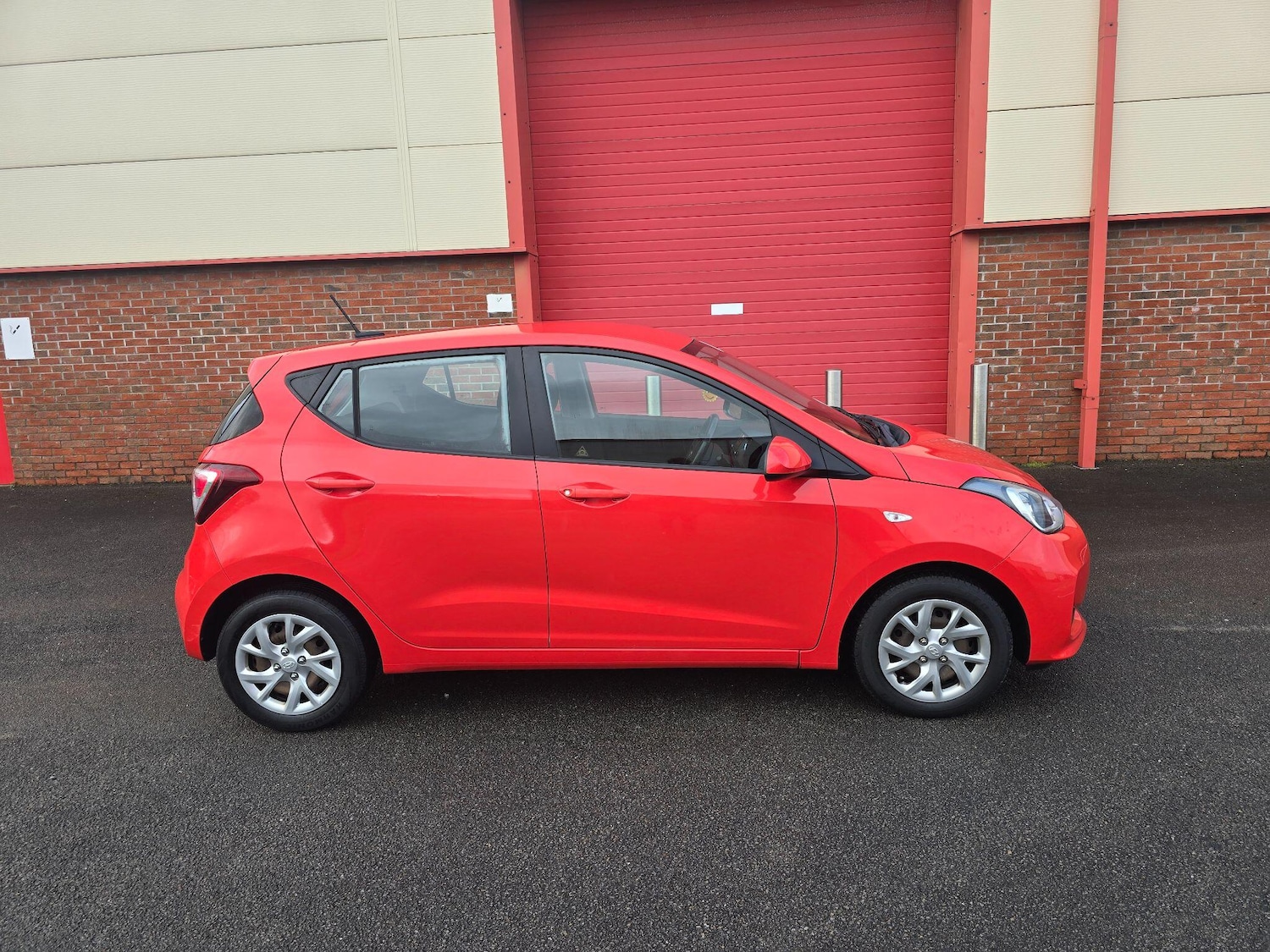 Used Hyundai i10 2018 for sale - 77109257: Photo 24