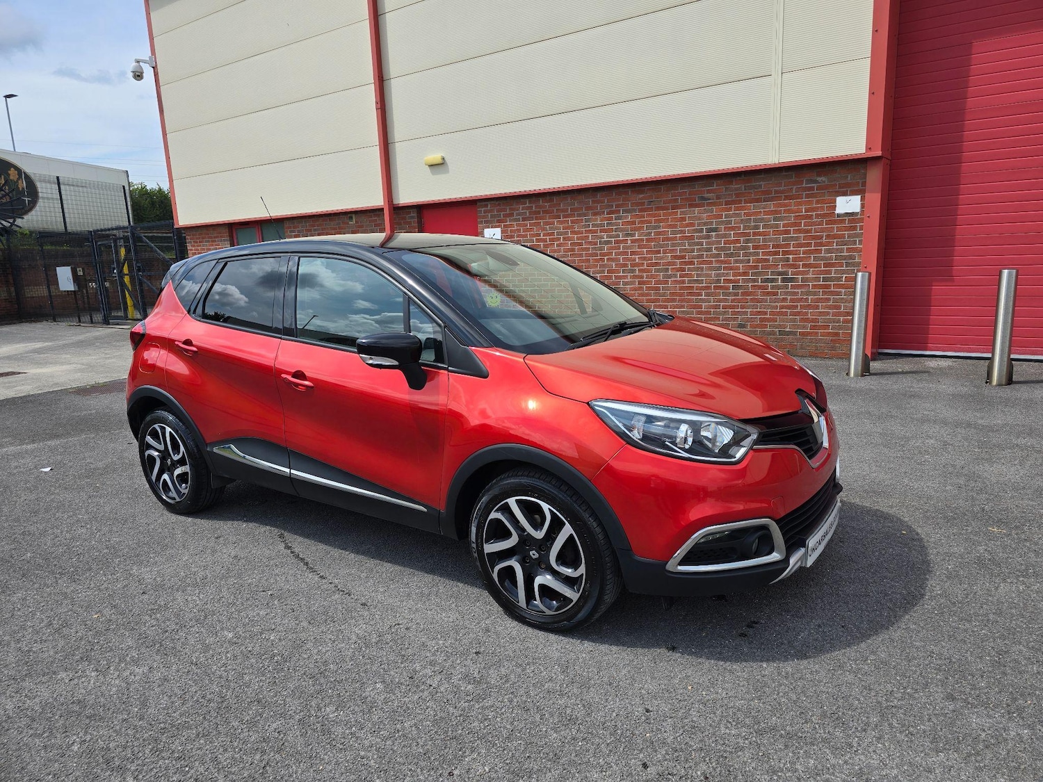 Used Renault Captur 2016 for sale - 76992001: Photo 2