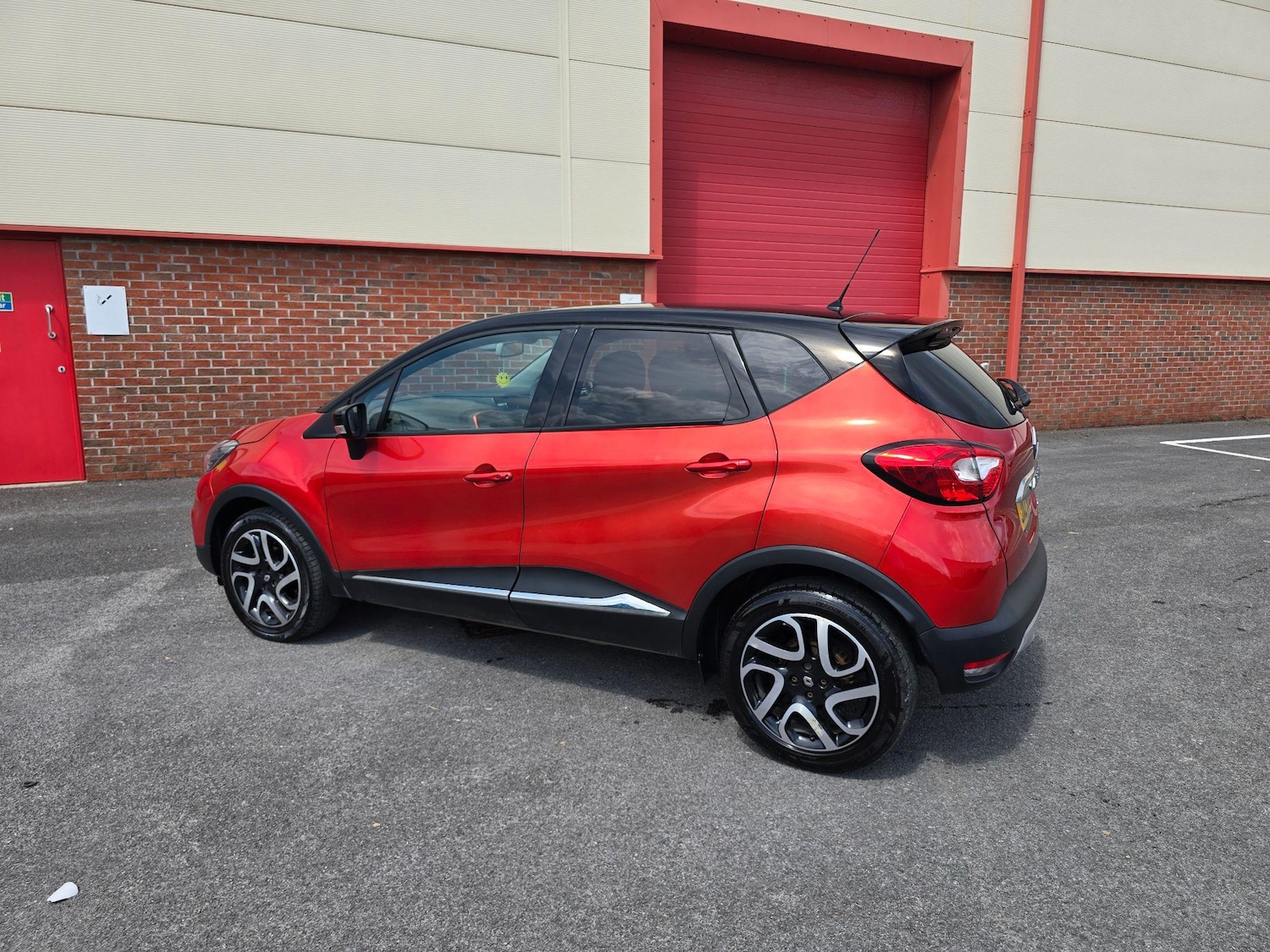 Used Renault Captur 2016 for sale - 76992001: Photo 8