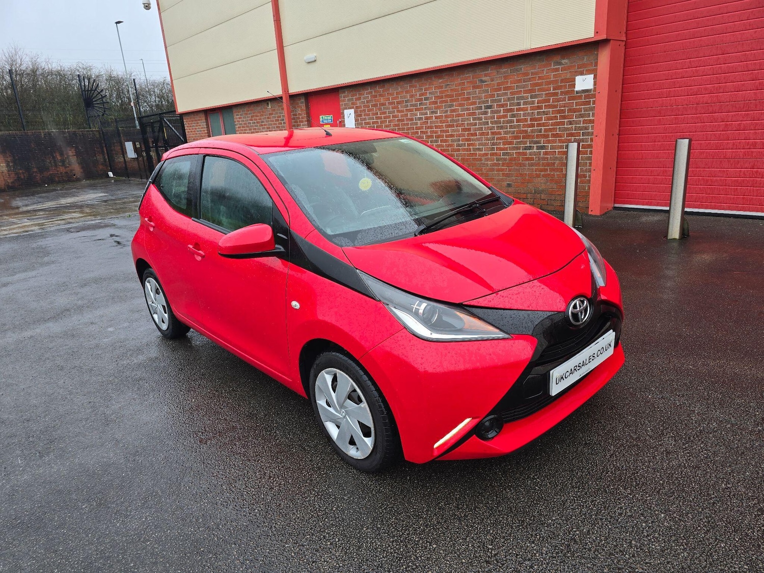 Used Toyota AYGO for sale - 77510129: Photo 2