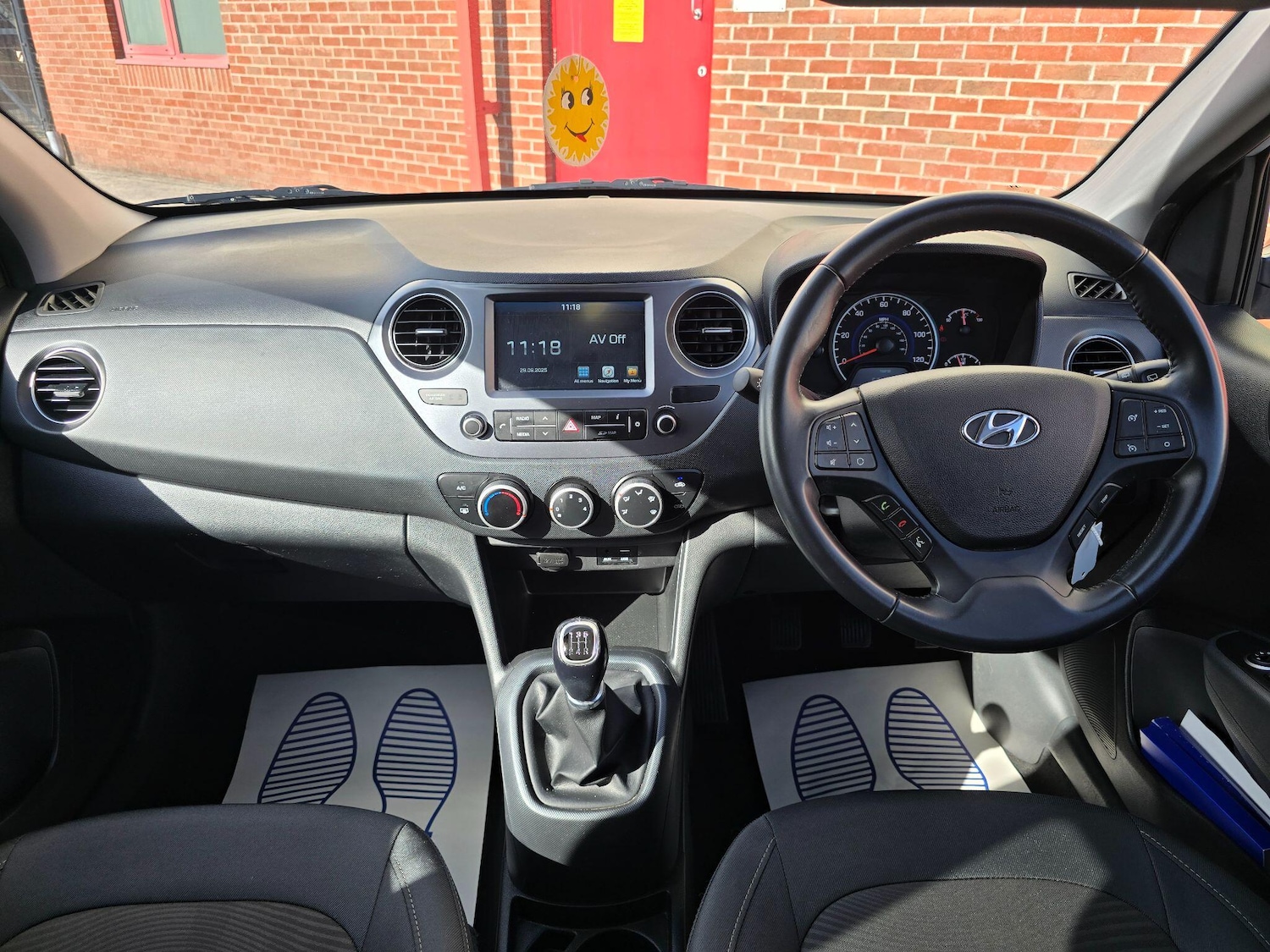 Used Hyundai i10 2019 for sale - 76032179: Photo 19