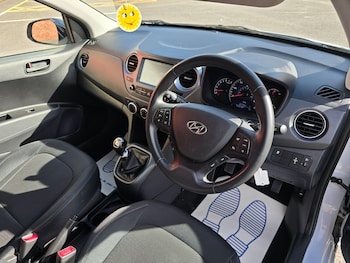 Used Hyundai i10 2019 for sale - 76032179: Photo