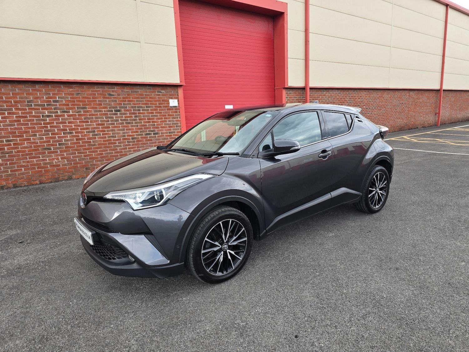 Used Toyota C-HR 2019 for sale - 76990579: Photo 4