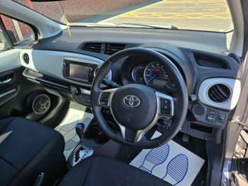 Used Toyota Yaris 2013 for sale - 75023506: Photo