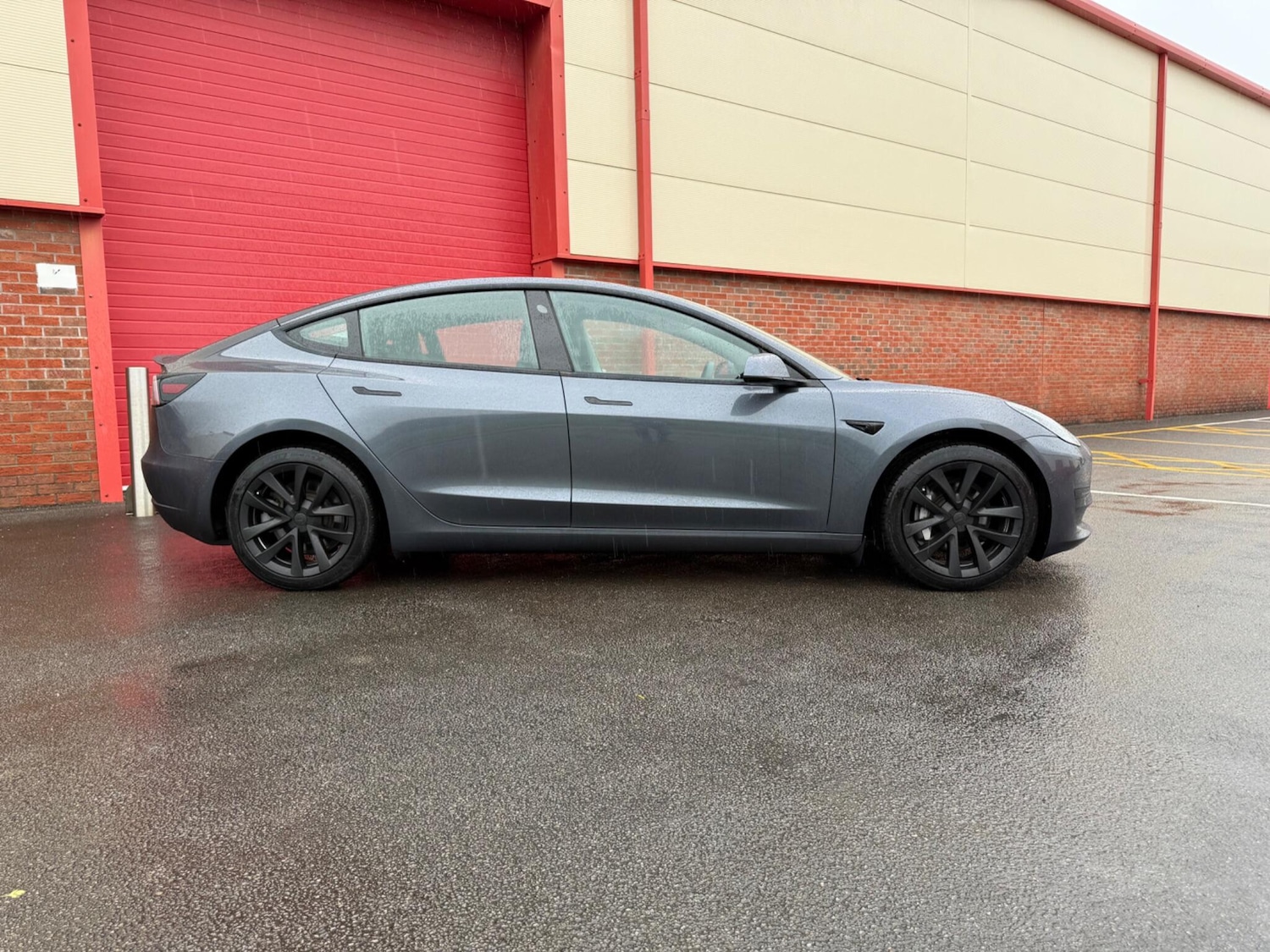 Used Tesla Model 3 2021 for sale - 76167480: Photo 3