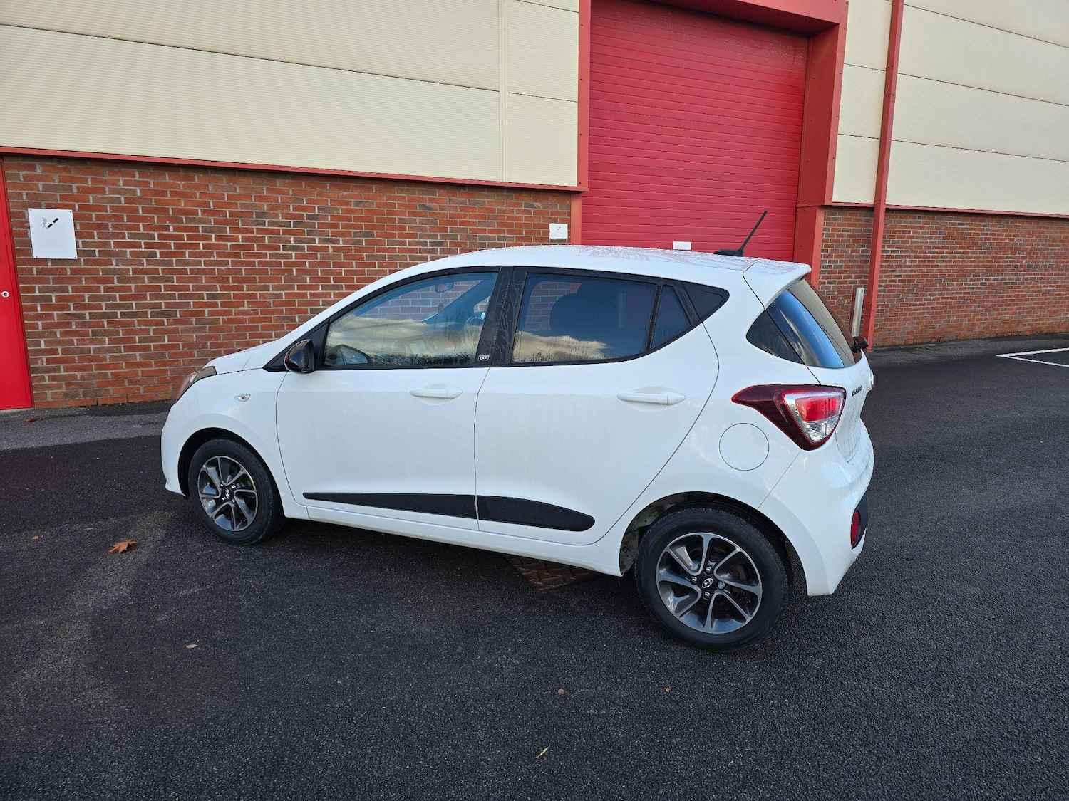 Used Hyundai i10 for sale - 76989535: Photo 14