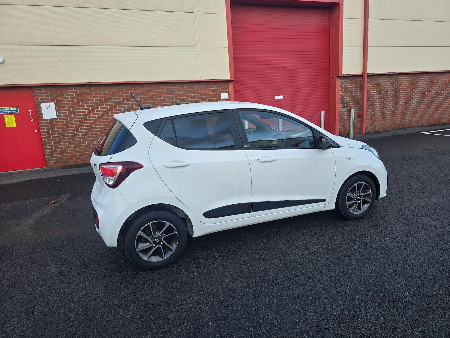 Used Hyundai i10 for sale - 76989535: Photo 17