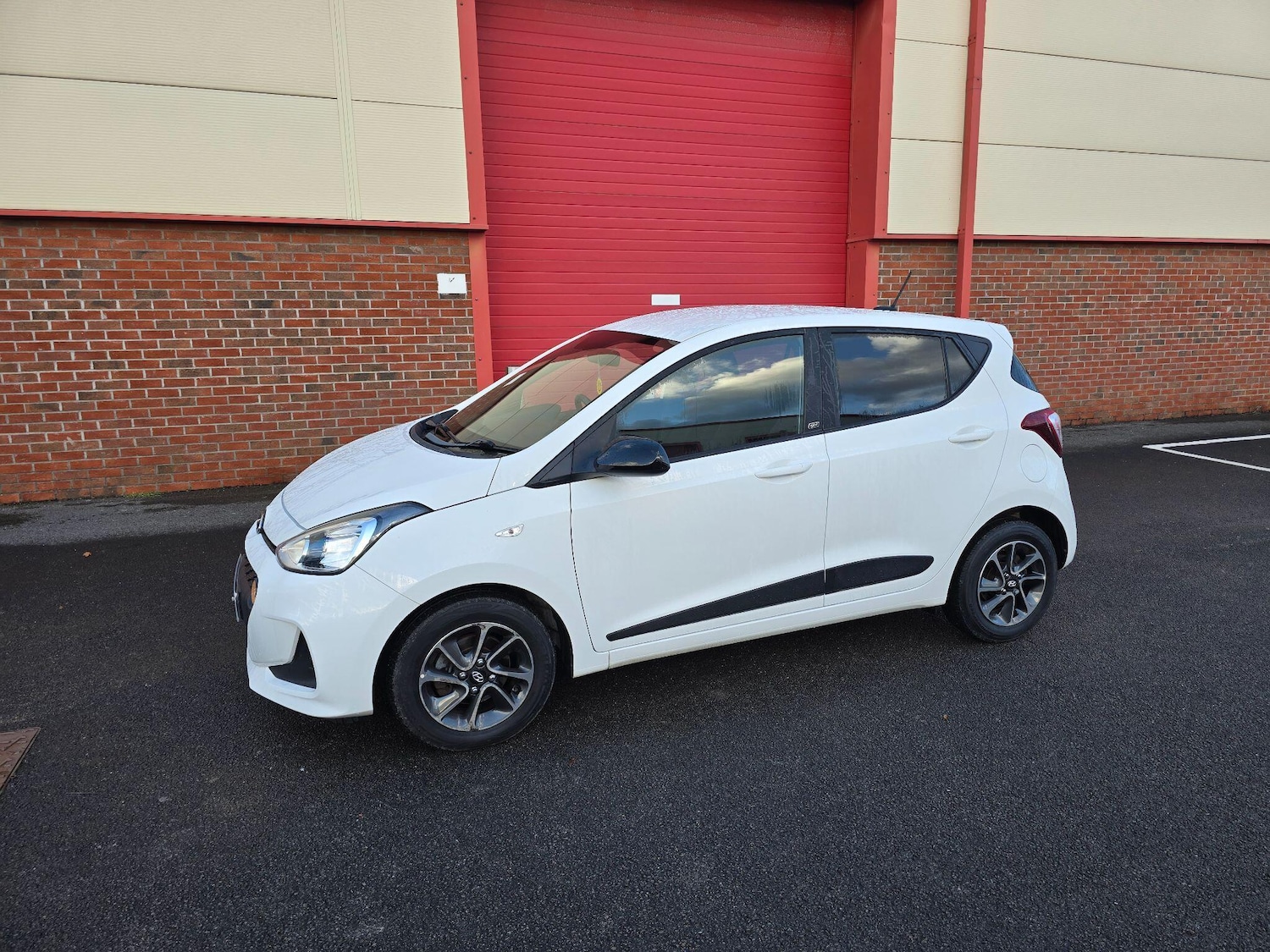 Used Hyundai i10 for sale - 76989535: Photo 9