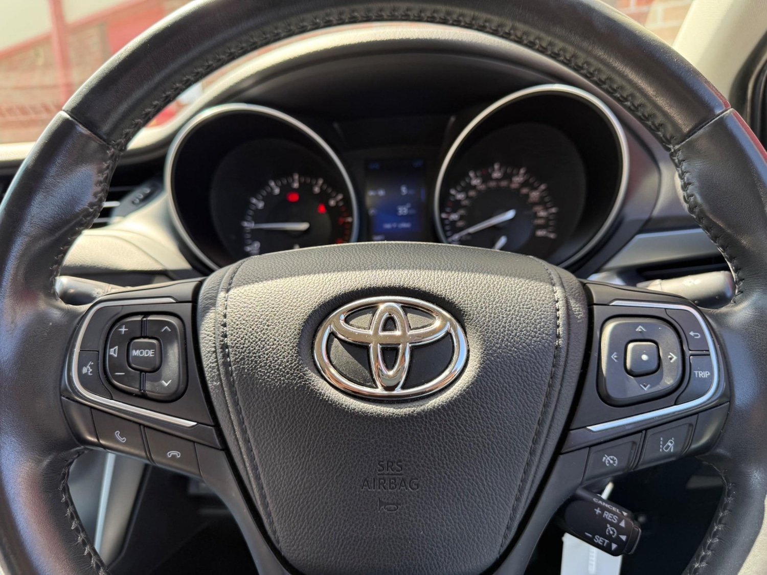 Used Toyota Avensis 2016 for sale - 76996613: Photo 24