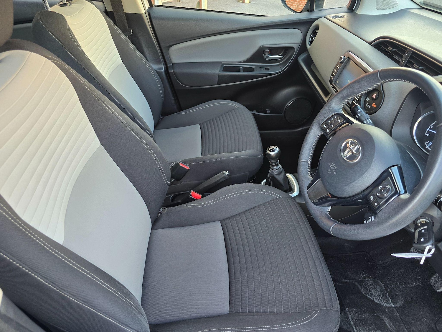 Used Toyota Yaris 2017 for sale - 76990741: Photo 9